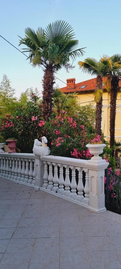 Niki Rezine Apartament Lovran