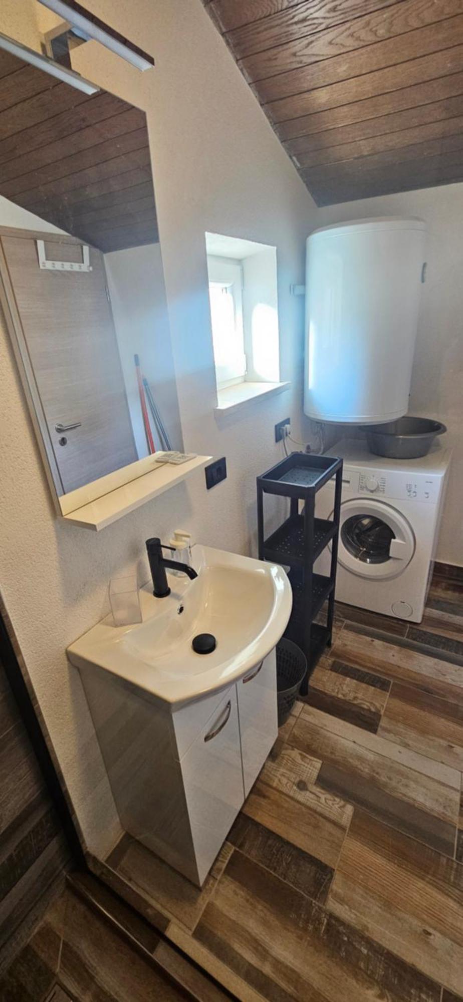 Apartament Niki Rezine